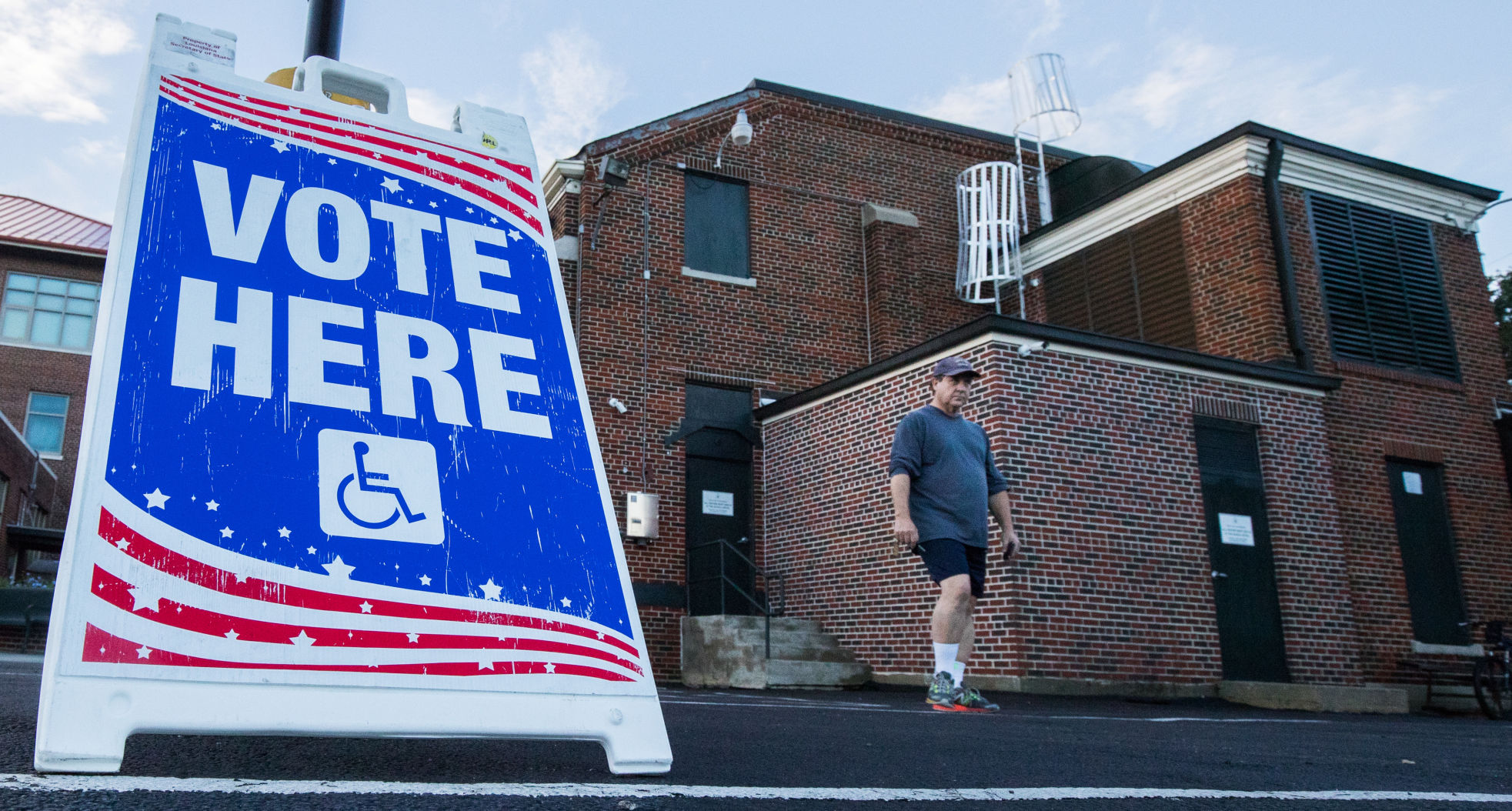 NO.electionday.110718.14.JPG